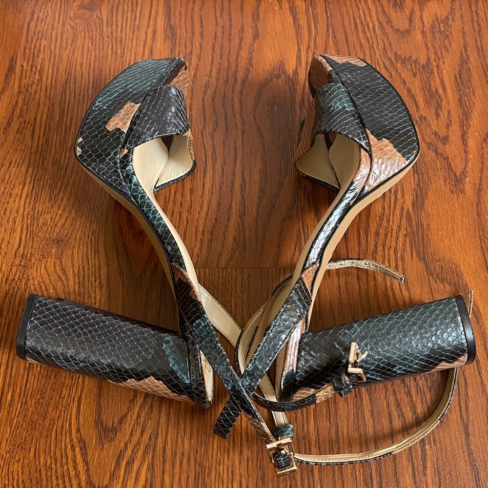 Vince Camuto Chastin Embellished Platform Dress S… - image 6